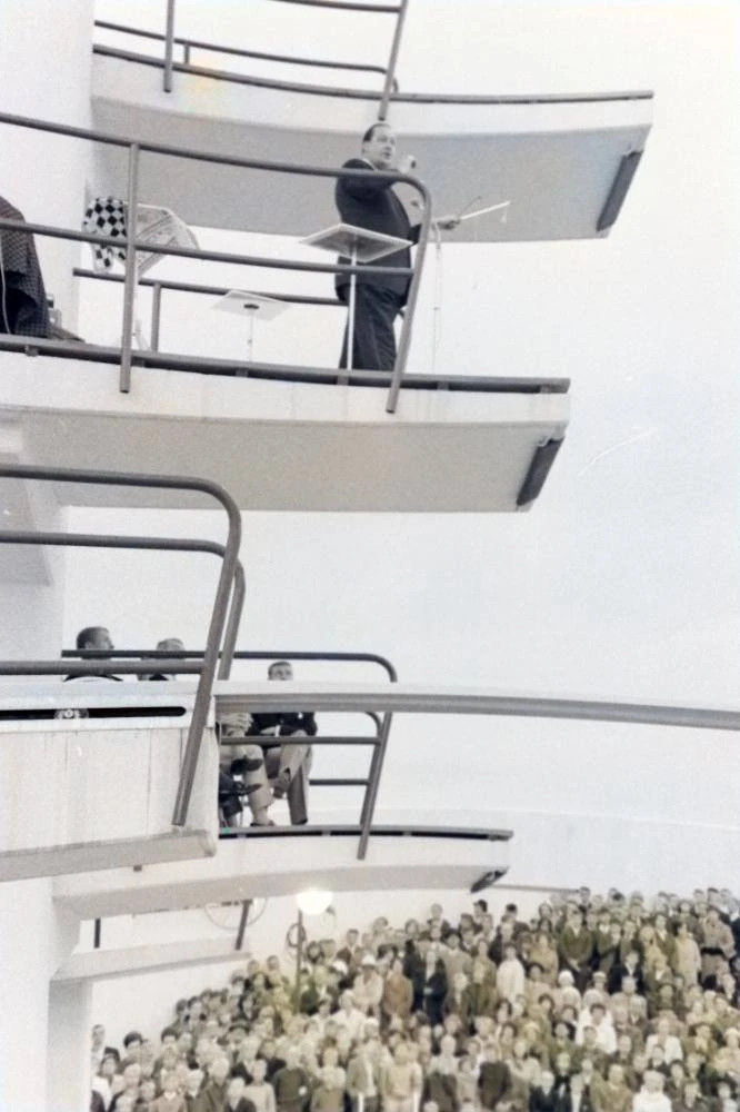 Hopptornets 1:a våning Hur mycket såg publiken?